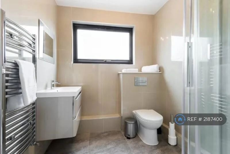 3 bedroom flat for rent