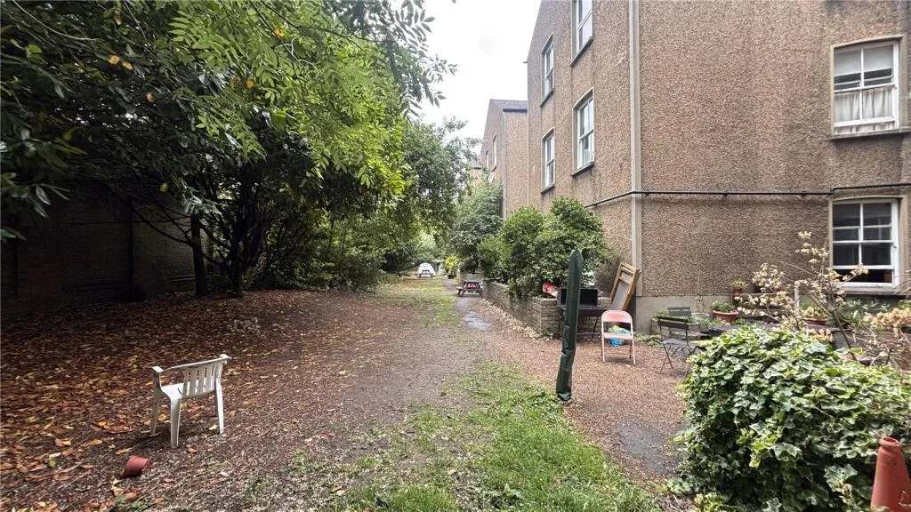1 bedroom house share for rent