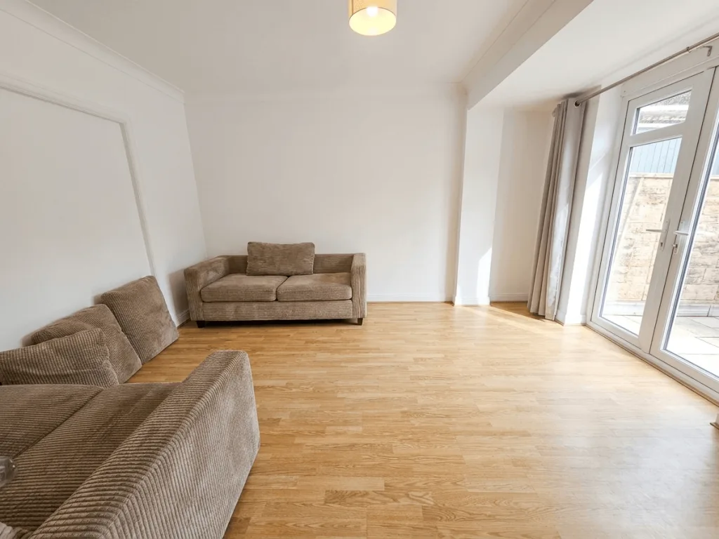 1 bedroom semi-detached house for rent