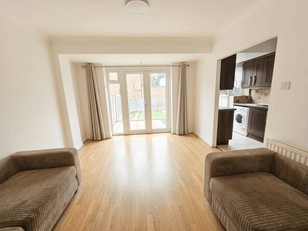1 bedroom semi-detached house for rent