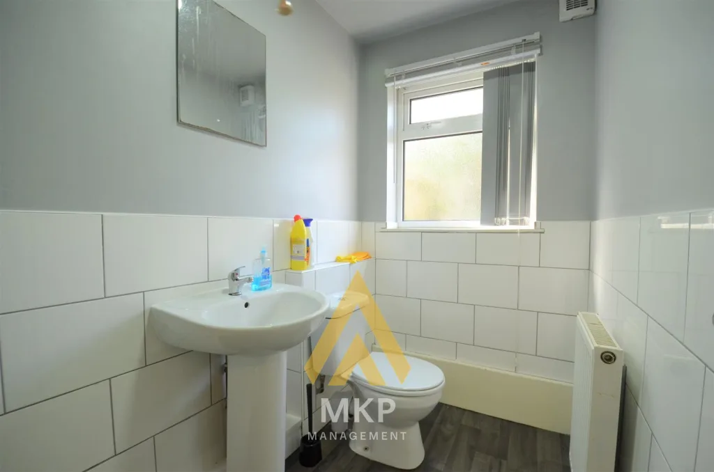 5 bedroom terraced house for rent