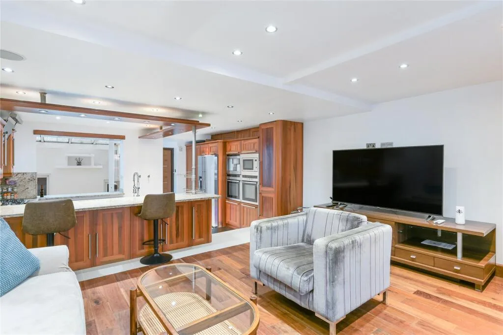 4 bedroom terraced house for rent