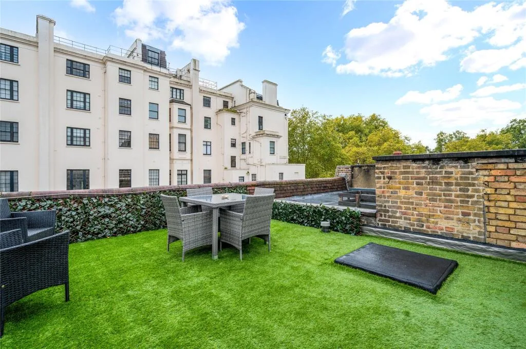 4 bedroom terraced house for rent