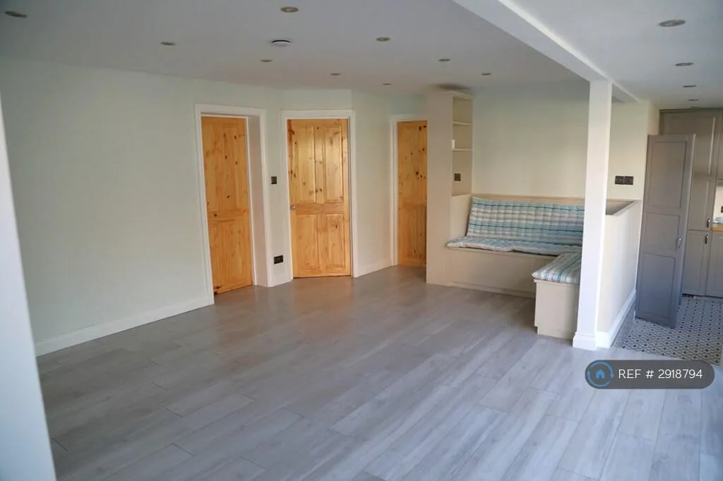 2 bedroom bungalow for rent