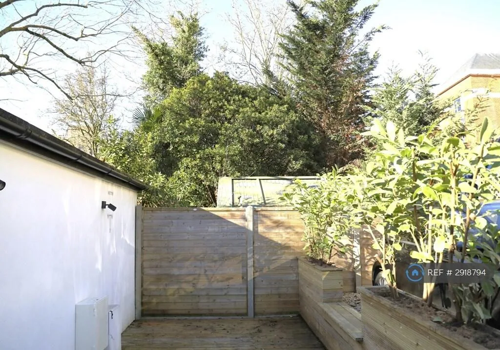 2 bedroom bungalow for rent