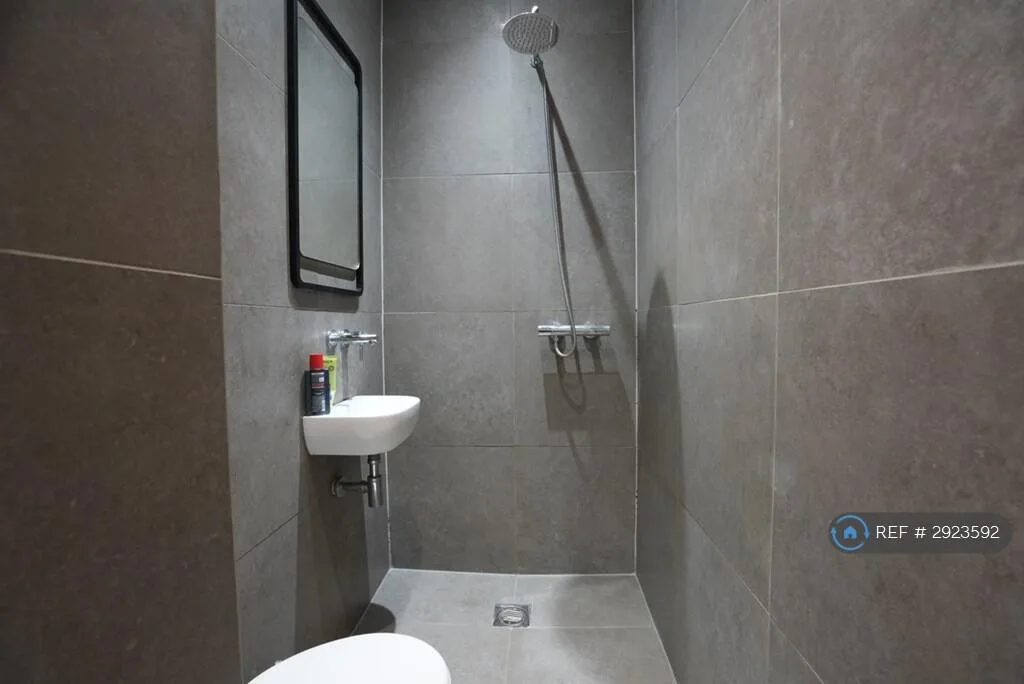 1 bedroom house share for rent