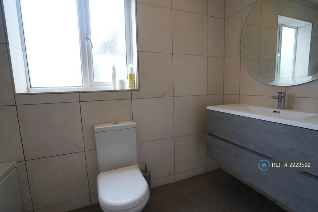 1 bedroom house share for rent