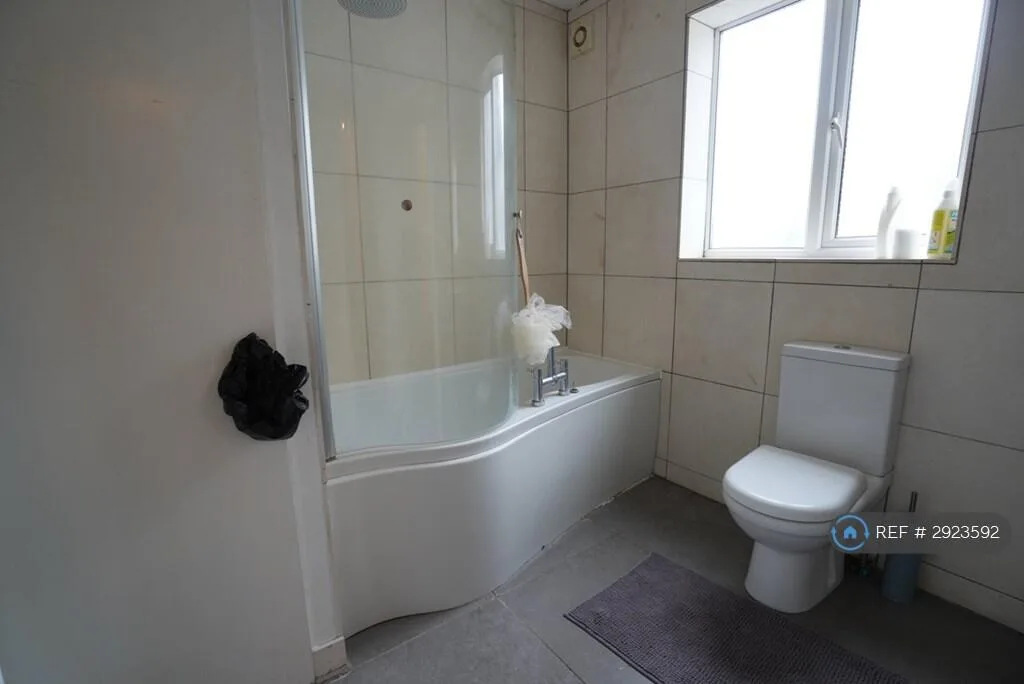 1 bedroom house share for rent