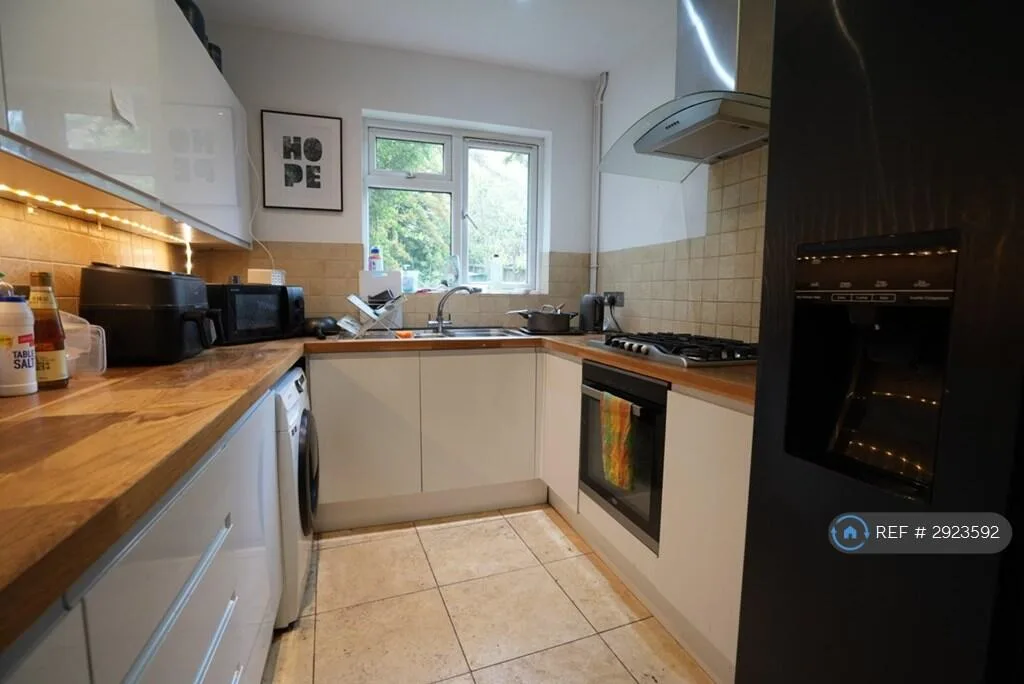 1 bedroom house share for rent
