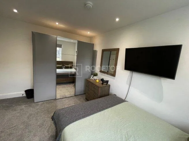 1 bedroom house share for rent