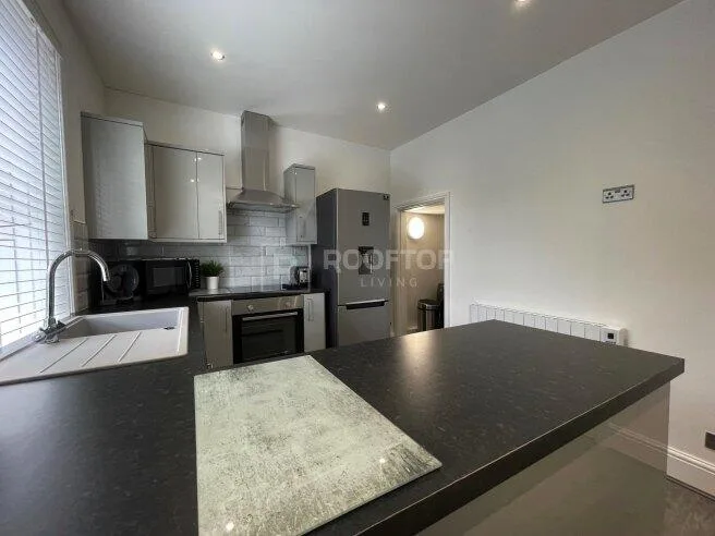 1 bedroom house share for rent