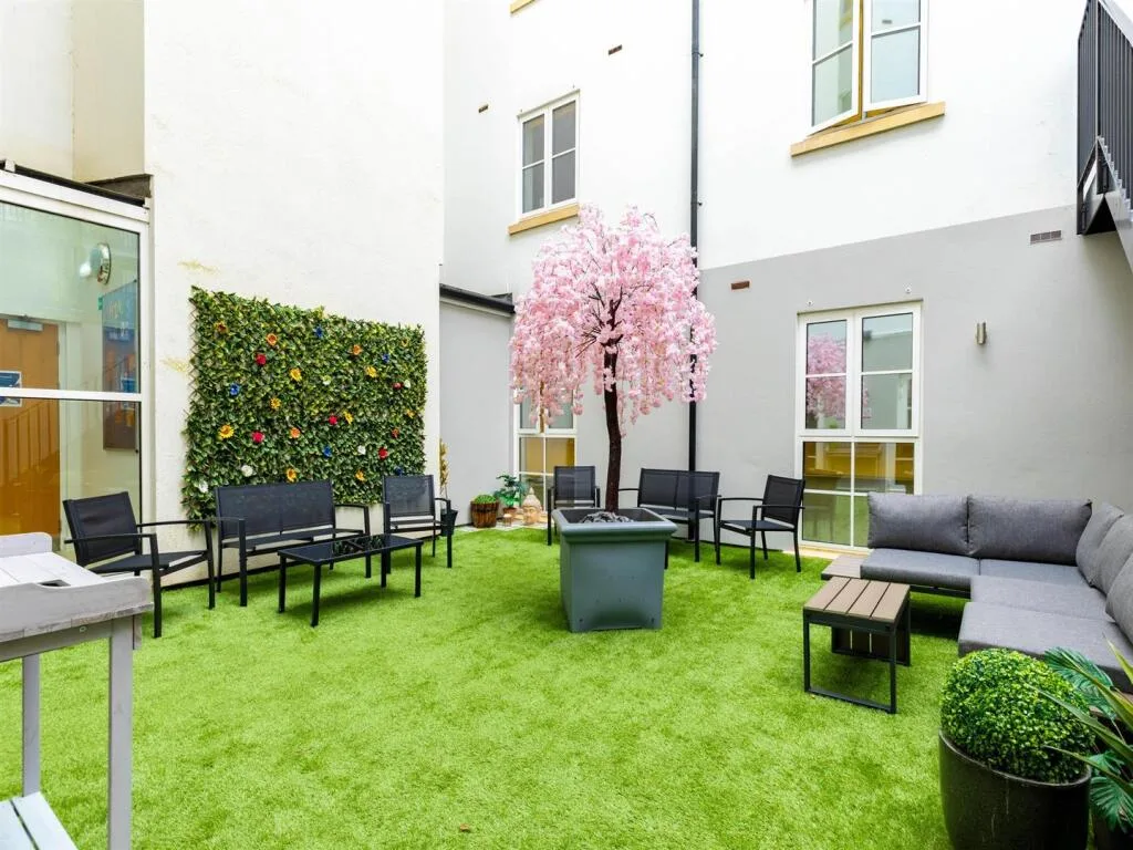 Studio flat for rent