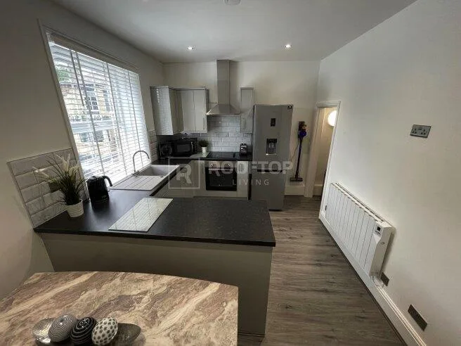 1 bedroom house share for rent