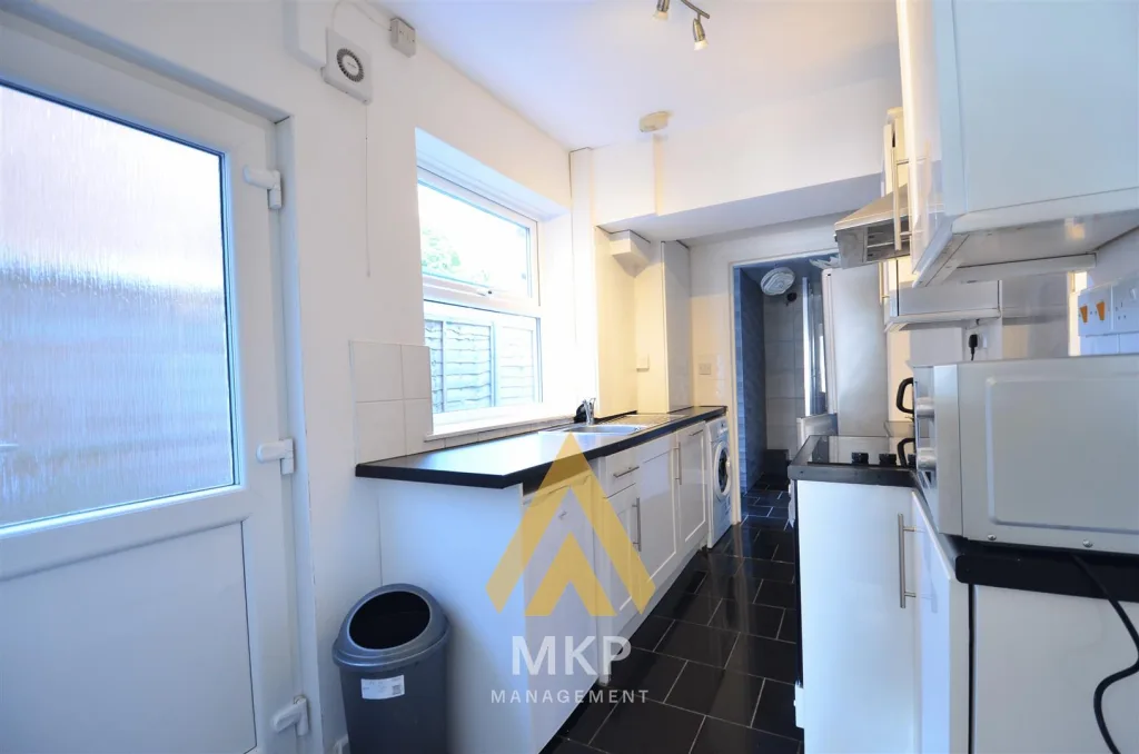 4 bedroom terraced house for rent