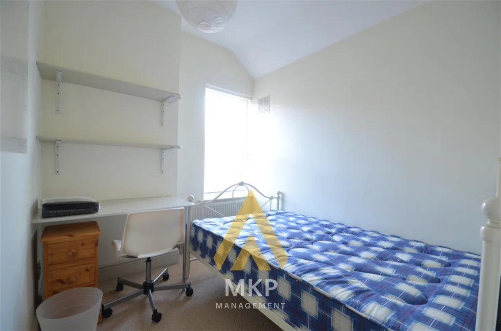 6 bedroom terraced house for rent