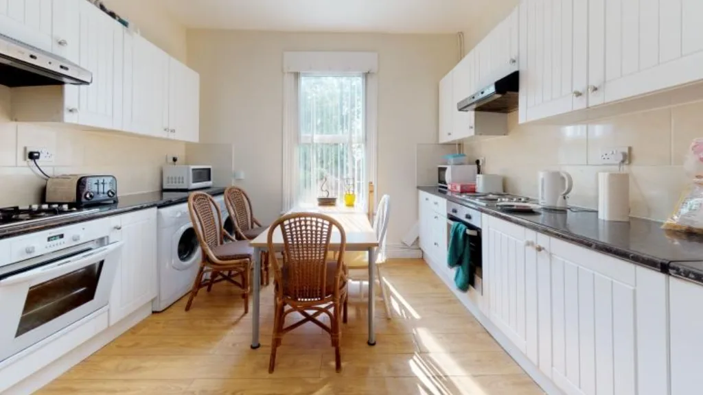 2 bedroom ground floor flat for rent