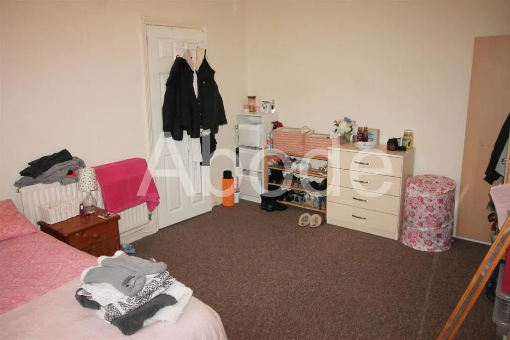 2 bedroom house for rent