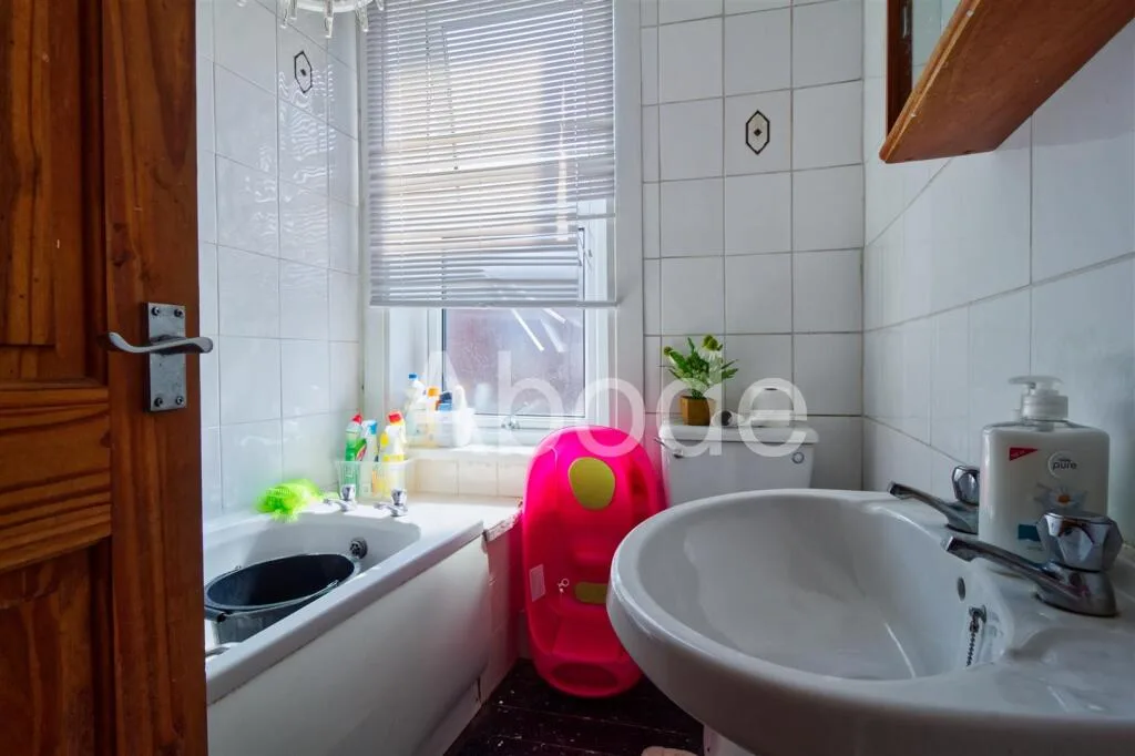 2 bedroom house for rent