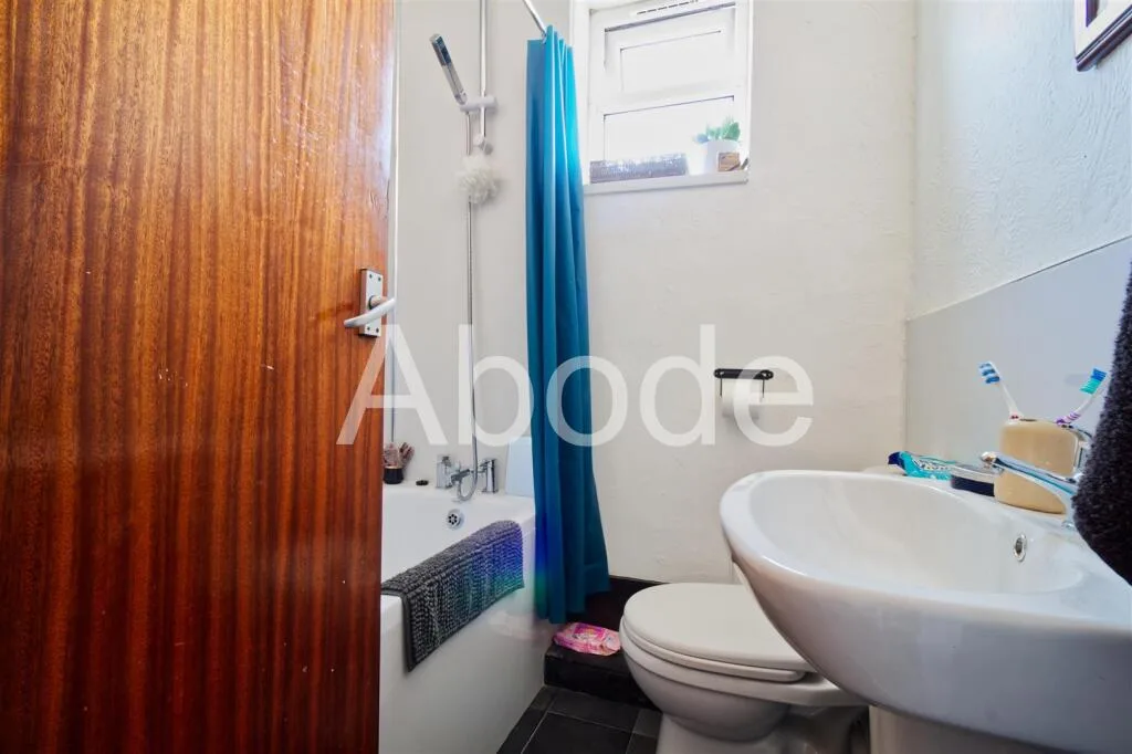 2 bedroom house for rent