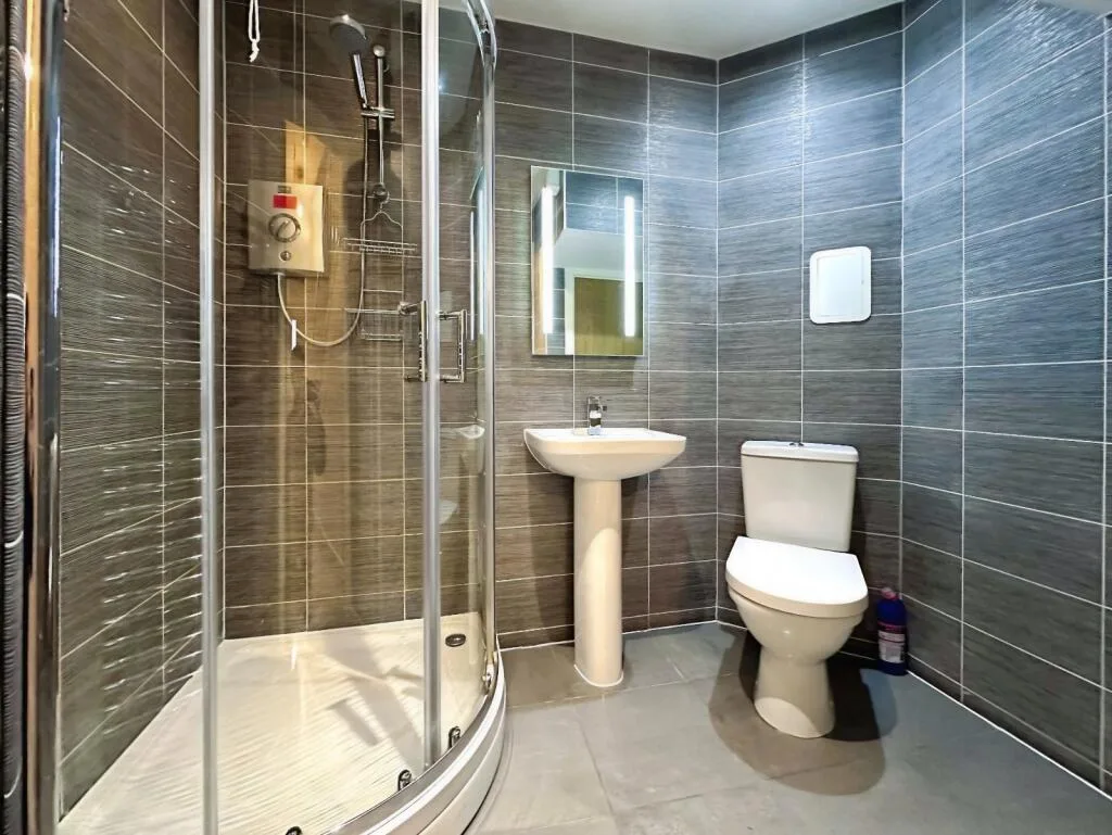 2 bedroom house for rent