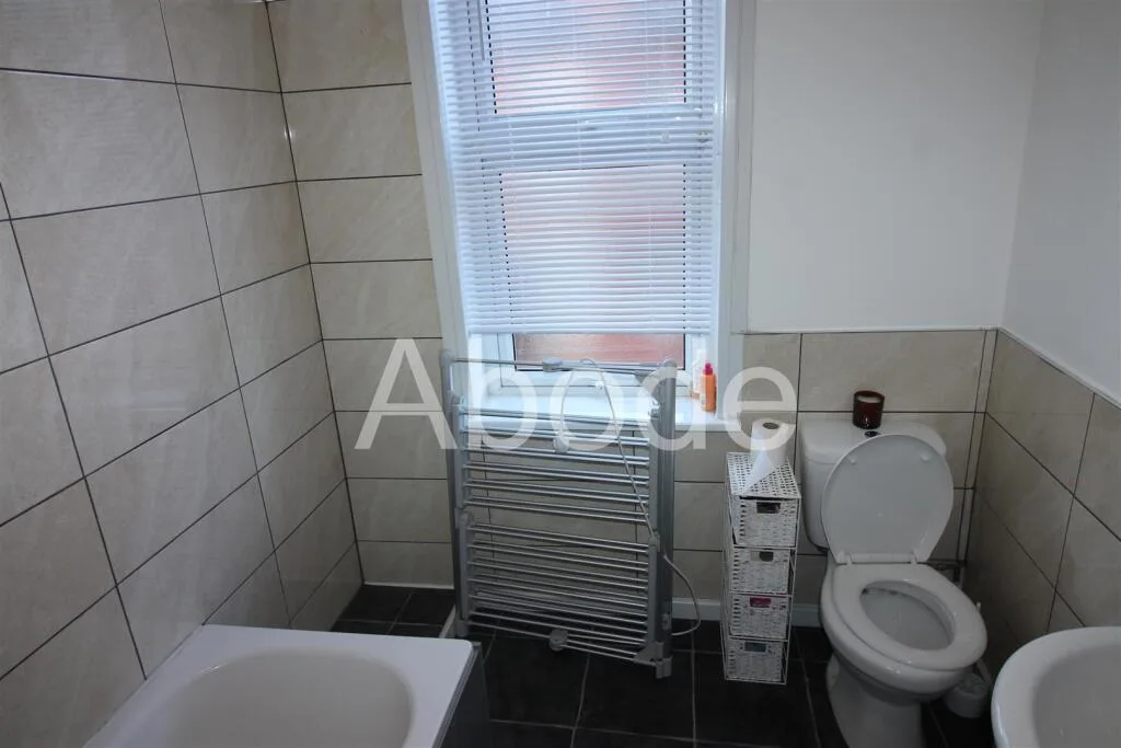 2 bedroom house for rent