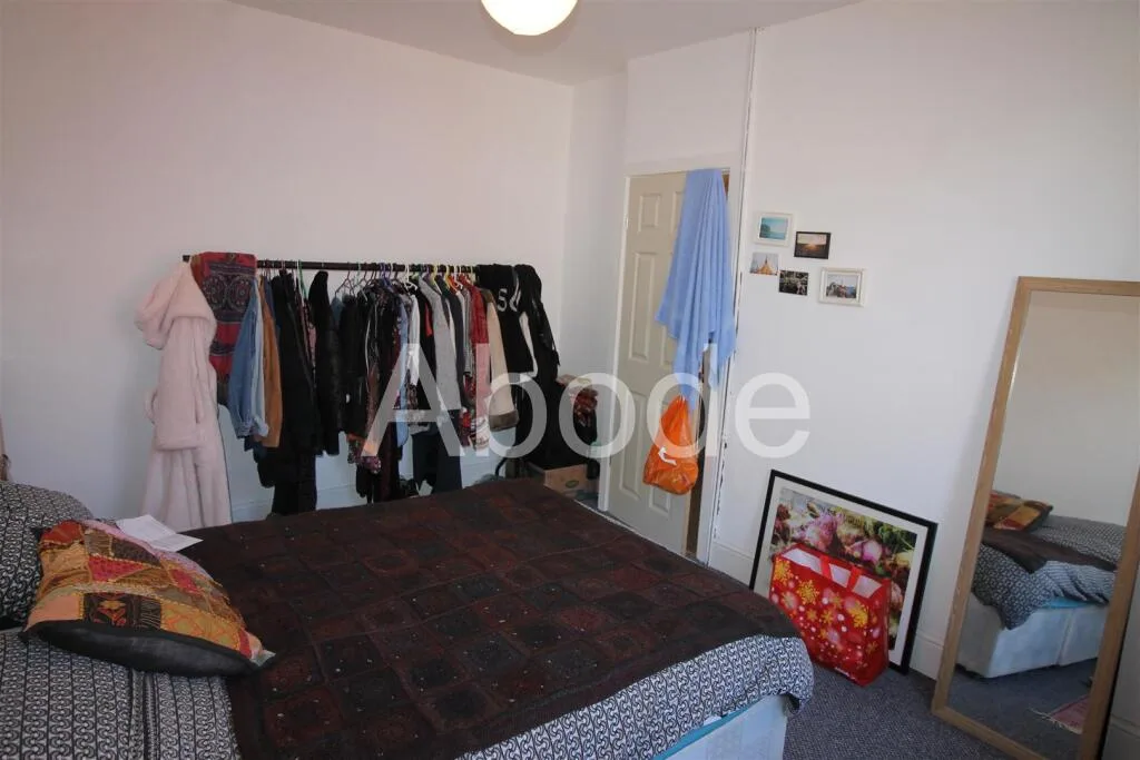 2 bedroom house for rent