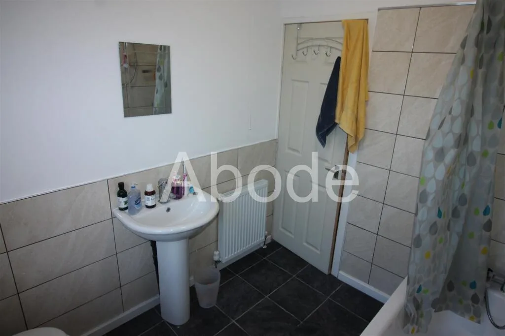 2 bedroom house for rent
