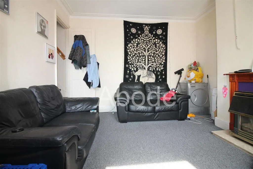 2 bedroom house for rent