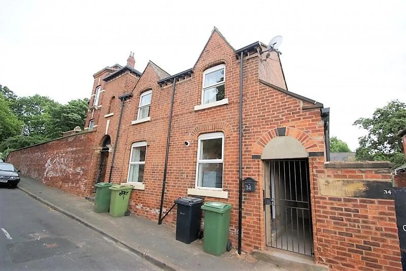 2 bedroom cottage for rent