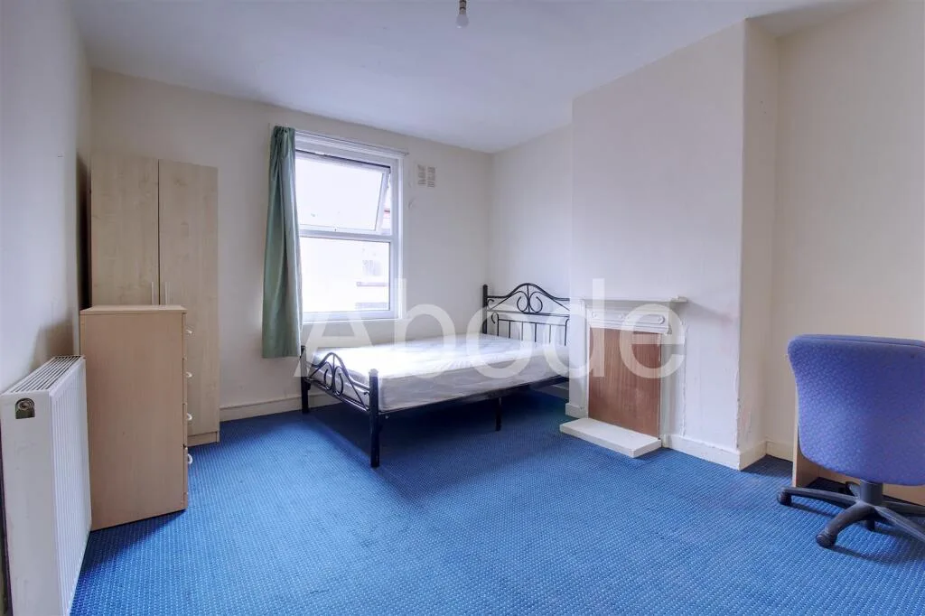 2 bedroom house for rent
