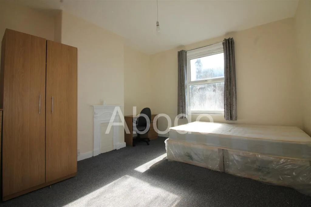 2 bedroom house for rent