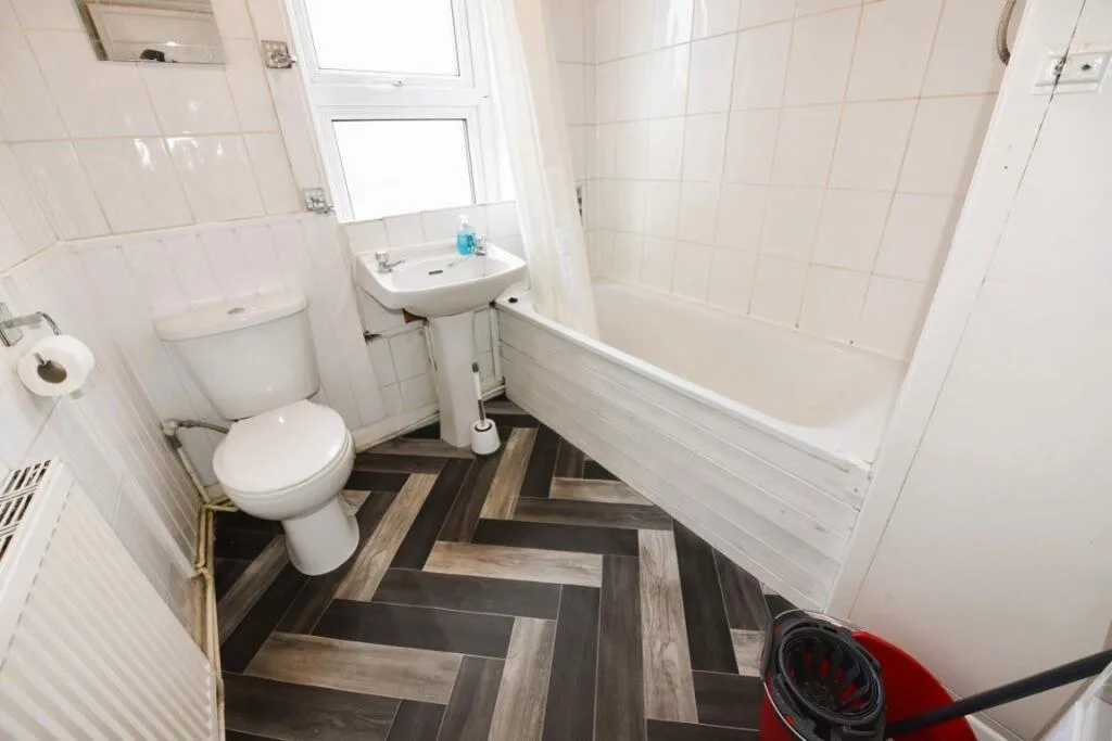 2 bedroom house for rent