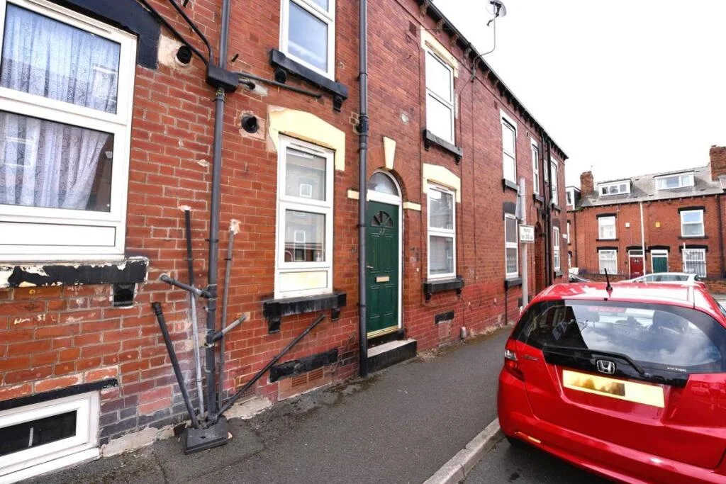 2 bedroom house for rent