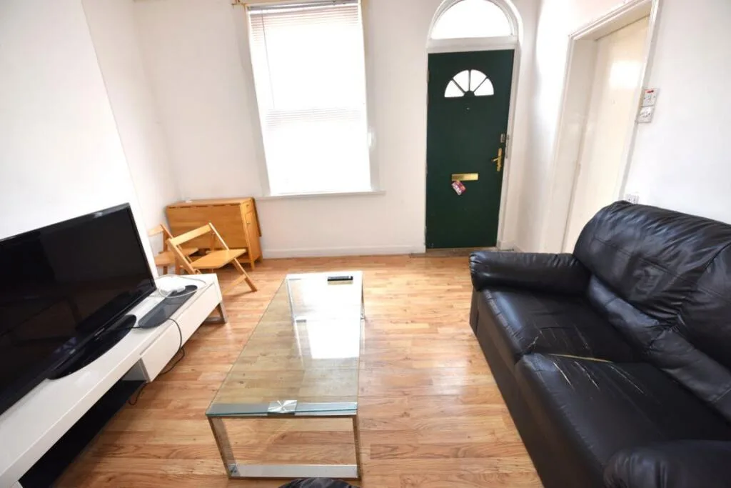 2 bedroom house for rent