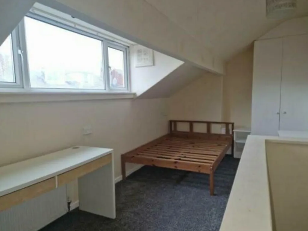 2 bedroom house for rent