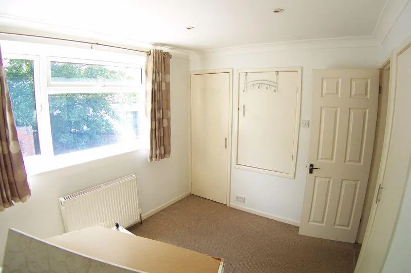 2 bedroom detached house for rent