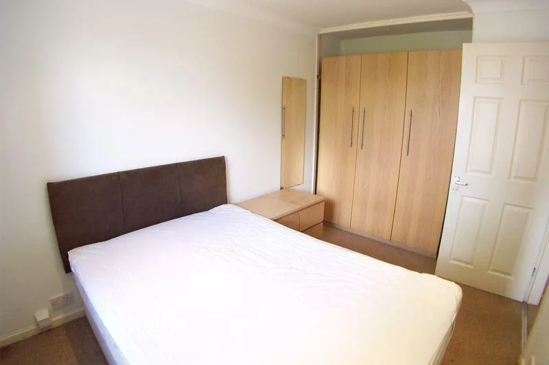 2 bedroom detached house for rent
