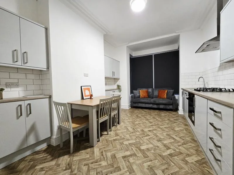 1 bedroom house share for rent