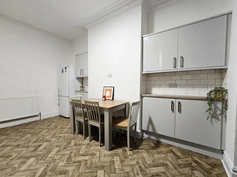 1 bedroom house share for rent