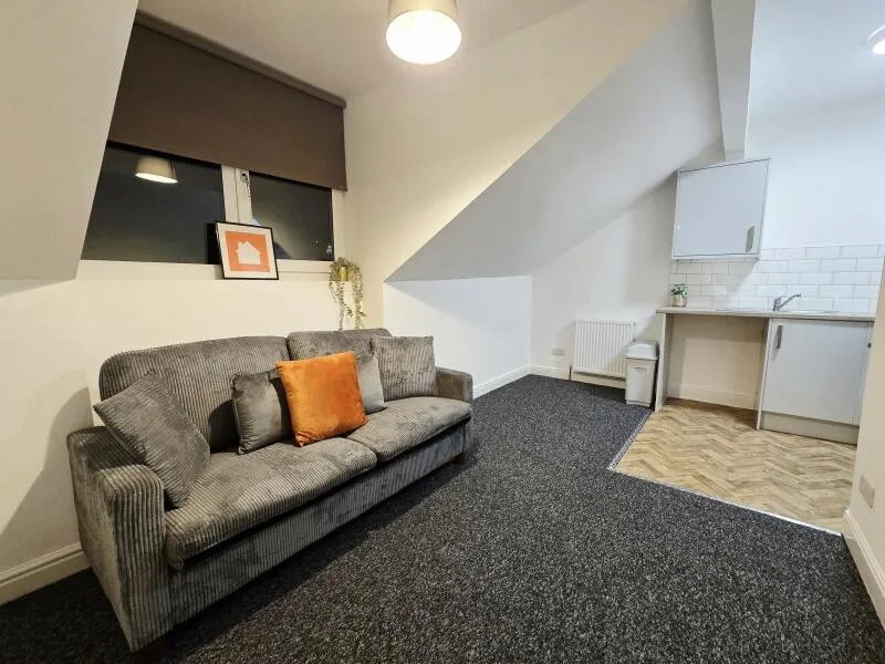 1 bedroom house share for rent