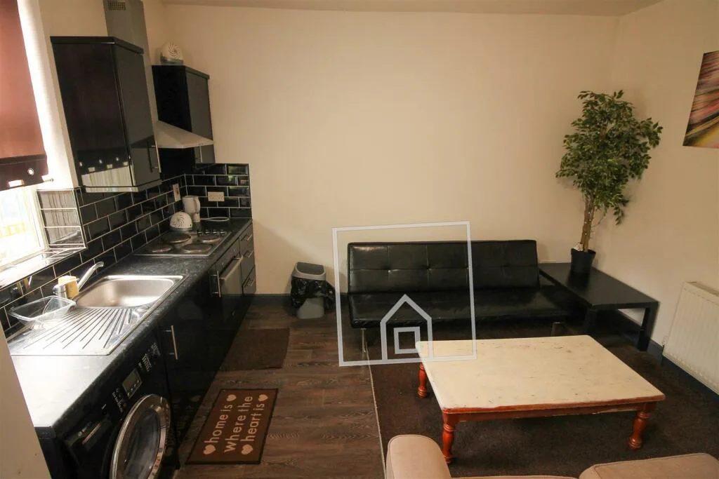 2 bedroom house for rent