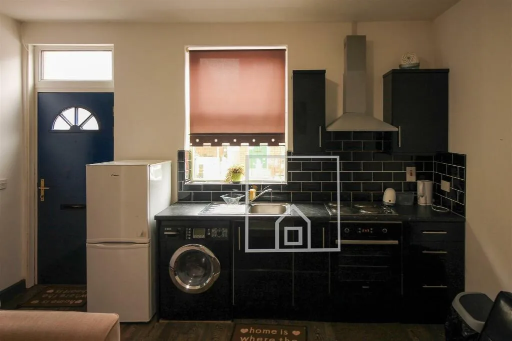 2 bedroom house for rent