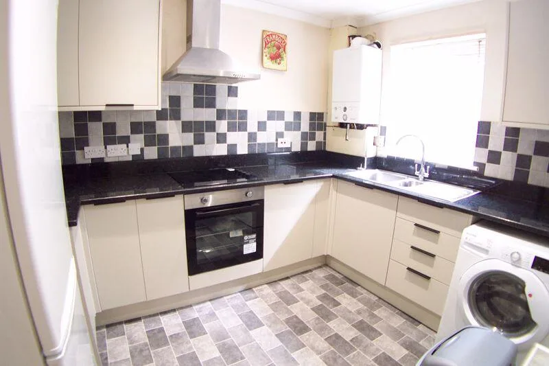 2 bedroom detached house for rent