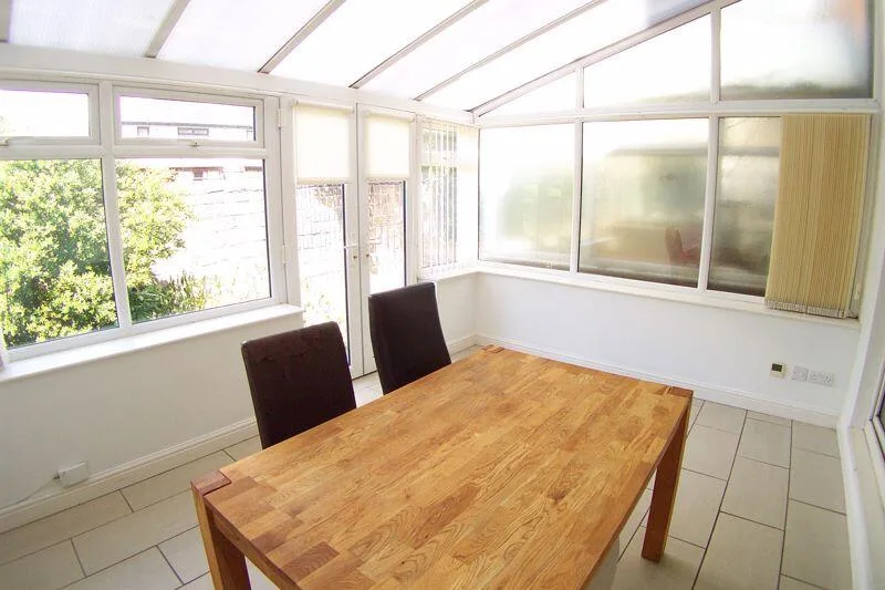 2 bedroom detached house for rent