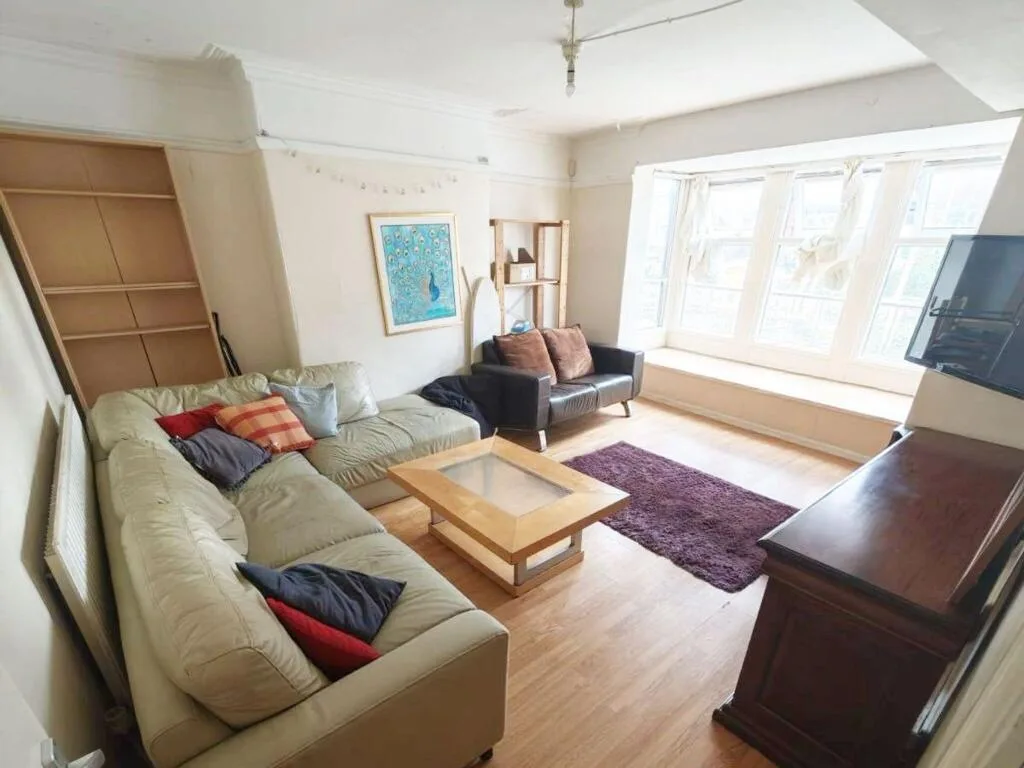 1 bedroom house share for rent