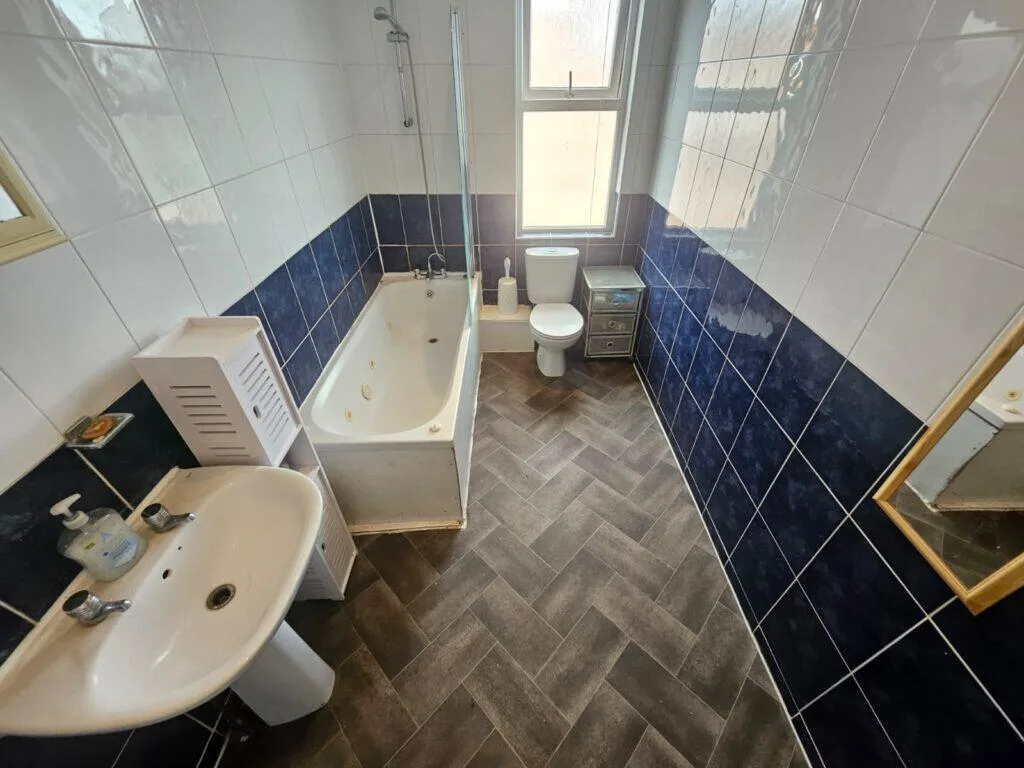 1 bedroom house share for rent