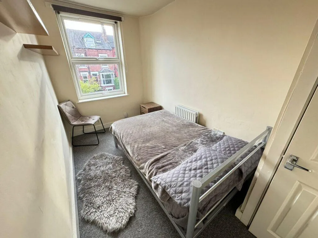 1 bedroom house share for rent