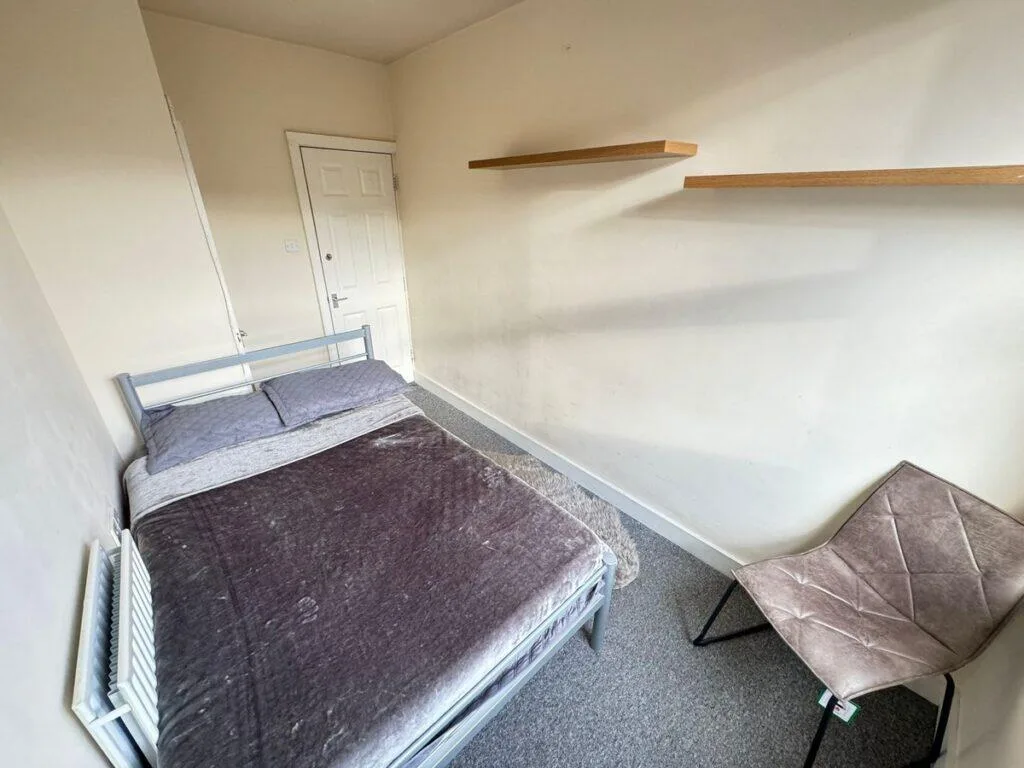1 bedroom house share for rent