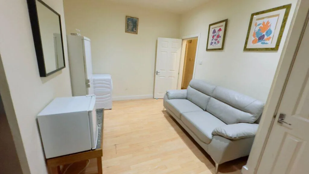 1 bedroom house share for rent