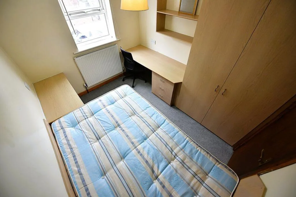 1 bedroom house share for rent